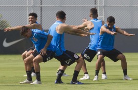 Corinthians treina para enfrentar o Santos, em duelo amistoso no CT