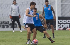 Mateus Vital e Ramiro treinam para enfrentar o Santos, em amistoso na Arena Corinthians