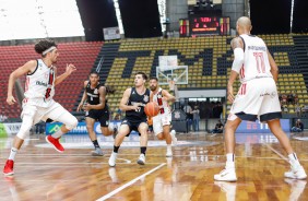 Parodi durante jogo contra o Flamengo, pela dcima semana do NBB