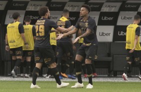 Andrés Luís foi quem deu a assistência para Gustavo, anotar o único gol do Timão, contra o Santos