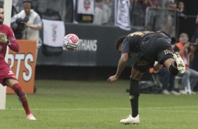 Gustavo foi um dos destaques do amistoso contra o Santos, em amistoso na Arena Corinthians