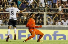 Diego comemora pênalti defendido contra o RB Brasil, pela Copinha 2019