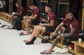 Jogadores do Timão no vestiário da Arena Corinthians antes do amistoso contra o Santos