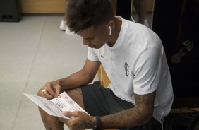 Richard no vestiário da Arena Corinthians antes do amistoso contra o Santos