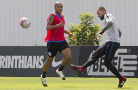 Roger e Walter no CT Joaquim Grava durante treino desta manh