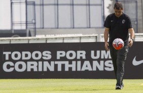 Carille durante o treino desta quarta-feira