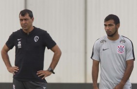 Carille e Sornoza durante treino desta quinta-feira no CT Joaquim Grava