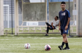 Fabrício Oya durante treino do sub-20 para duelo contra o Grêmio, pela Copinha