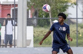 Franklin no treino do sub-20 para duelo contra o Grêmio, pela Copinha