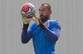 Goleiro Walter treina nesta quarta-feira no CT Joaquim Grava já de olho na estreia do Paulistão