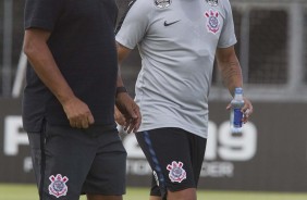 Jadson durante treino desta quinta-feira no CT Joaquim Grava