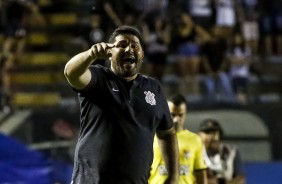Eduardo Barroca durante jogo contra o Grêmio, pela Copinha 2019