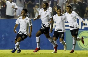 Oya marcou o primeiro gol do Corinthians contra o Grmio, pela Copinha 2019