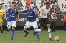 Atacante Gustavo na estreia do Paulisto, contra o So Caetano, na Arena Corinthians