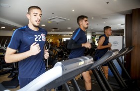 Elenco da Copinha treina na academia para enfrentar o Vasco, na terça-feira