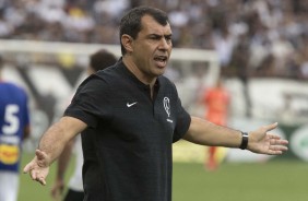 Fábio Carille durante empate com São Caetano na Arena Corinthians