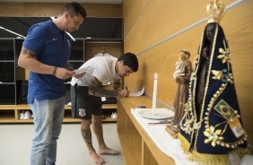 Fagner no vestirio da Arena Corinthians antes do jogo contra o So Caetano