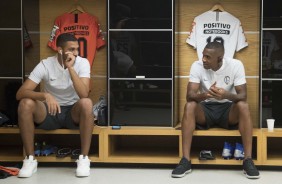 Filipe e Marllon no vestirio da Arena Corinthians antes do jogo contra o So Caetano