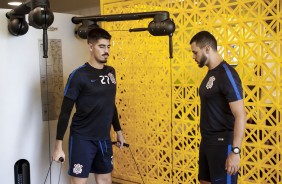 Goleiro Diego durante treino do elenco sub-20 do Corinthians