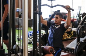 Léo Paraíso durante treino do elenco sub-20 do Corinthians