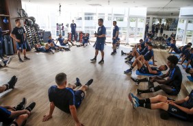 Timãozinho reunido no treino preparatório para partida contra o Vasco, pela Copinha