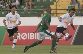 Avelar e Richard durante partida contra o Guarani, pelo Paulisto