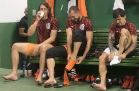 Cássio, Walter e Fagner no vestiário do Brinco de Ouro, antes do duelo contra o Guarani