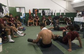 Elenco no vestirio do Brinco de Ouro, antes do duelo contra o Guarani