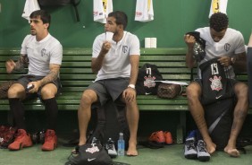 Fagner, Sornoza e Gustavo no vestirio do Brinco de Ouro, antes do duelo contra o Guarani