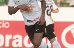 Gustavo anotou o nico gol corinthiano contra o Guarani, pelo Campeonato Paulista