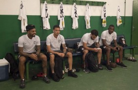 Jogadores no vestiário do Brinco de Ouro, antes do duelo contra o Guarani