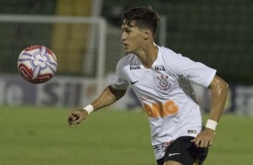 Mateus Vital atuando contra o Guarani, pelo Paulisto