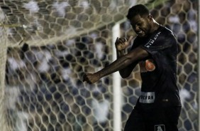Nathan marcou os dois gols do Timozinho contra o Vasco, pela Copinha