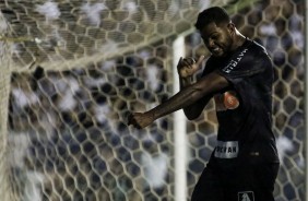 Nathan marcou os dois gols do Timãozinho contra o Vasco, pela Copinha