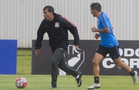 Vai, Carille! Olha o professor mandando ver no treino de hoje no CT Joaquim Grava