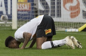 Gustavo comemorando seu gol contra a Ponte Preta, pelo Paulistão 2019