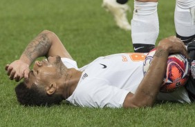 Gustavo durante partida contra a Ponte Preta, pelo Paulistão 2019