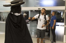 Timão durante a chegada da equipe à Arena Corinthians, para duelo contra a Ponte Preta