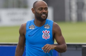 Atacante Vagner Love está de volta ao Corinthians e já treina no CT