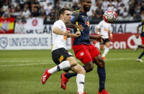 Boselli em dividida durante jogo contra o Red Bull, pelo Campeonato Paulista, na Arena Corinthians