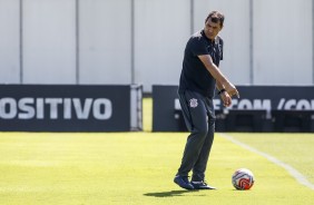 Carille treina a equipe para enfrentar o RB Brasil pelo Campeonato Paulista