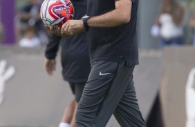 Fbio Carille durante ltimo treino antes do jogo contra o RB Brasil