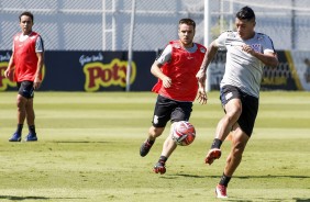 Jadson, Ramiro e Ralf no treinamento de hoje no CT Joaquim Grava