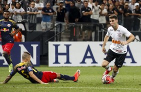 Mauro Boselli em jogada contra o RB Brasil, pelo Campeonato Paulista, na Arena Corinthians