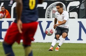 Meia Jadson durante jogo contra o Red Bull Brasil, pelo Paulistão, na Arena Corinthians