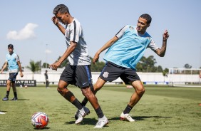 Pedrinho e Thiaguinho treinam para enfrentar o RB Brasil, pelo Campeonato Paulista