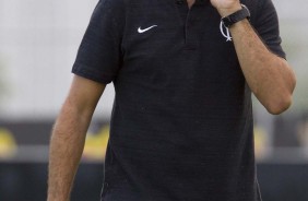 Treinador Fábio Carille durante última atividade antes do jogo contra o Red Bull Brasil