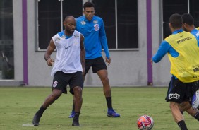 Vagner Love e Gustavo treinam no CT Joaquim Grava