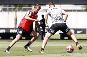 Zagueiro Henrique no treinamento de hoje no CT Joaquim Grava