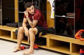 Andr Lus no vestirio da Arena Corinthians antes do jogo contra o Red Bull Brasil